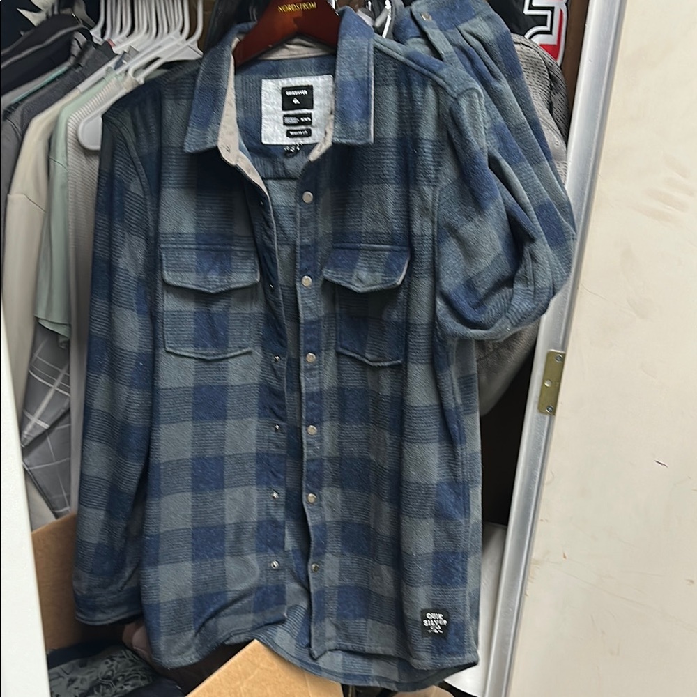 Quicksilver Plaid Button Up long sleeve Shacket shirt men’s medium blue